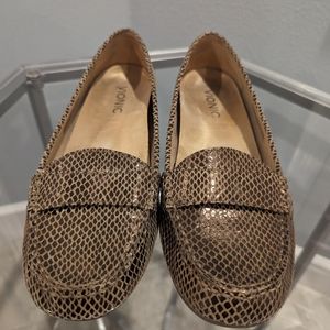 Vionic Larrun moccasin loafer bronze snakeskin 8.5